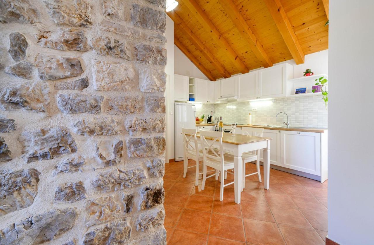 Apartments Festum Шибеник Екстер'єр фото