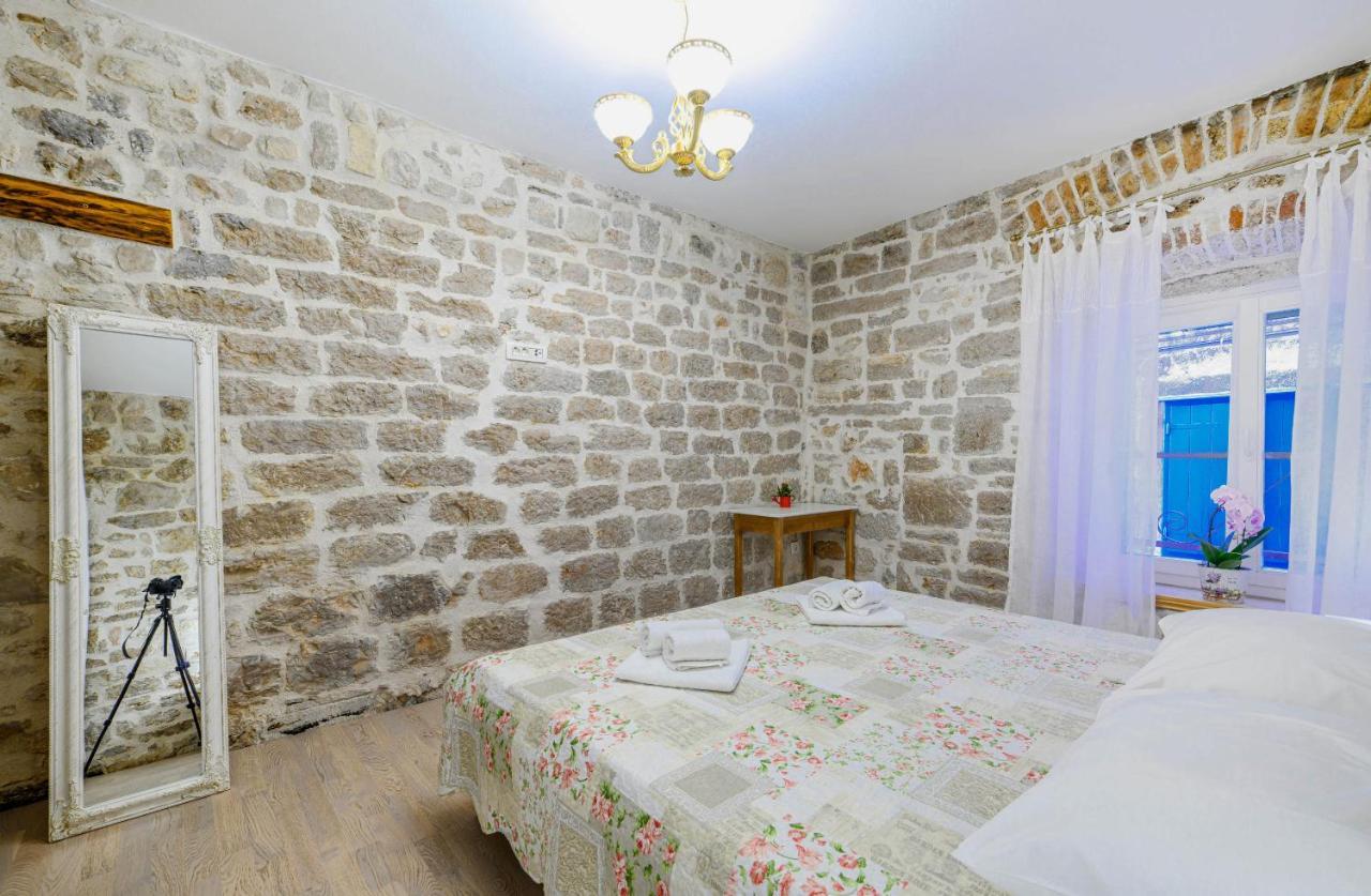 Apartments Festum Шибеник Екстер'єр фото
