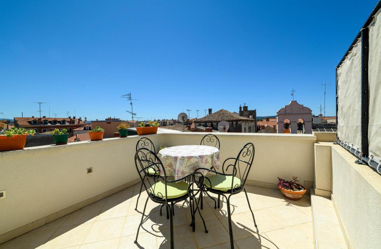 Apartments Festum Шибеник Екстер'єр фото