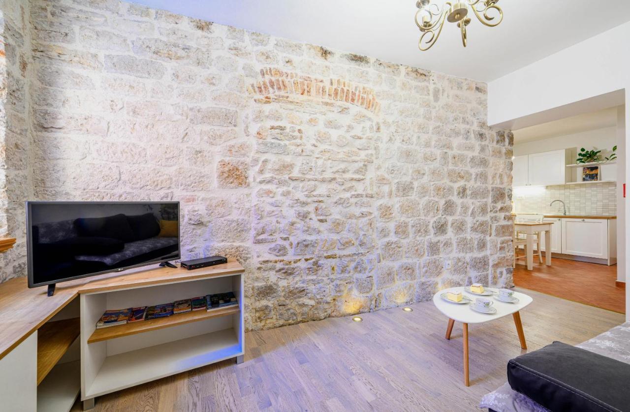 Apartments Festum Шибеник Екстер'єр фото