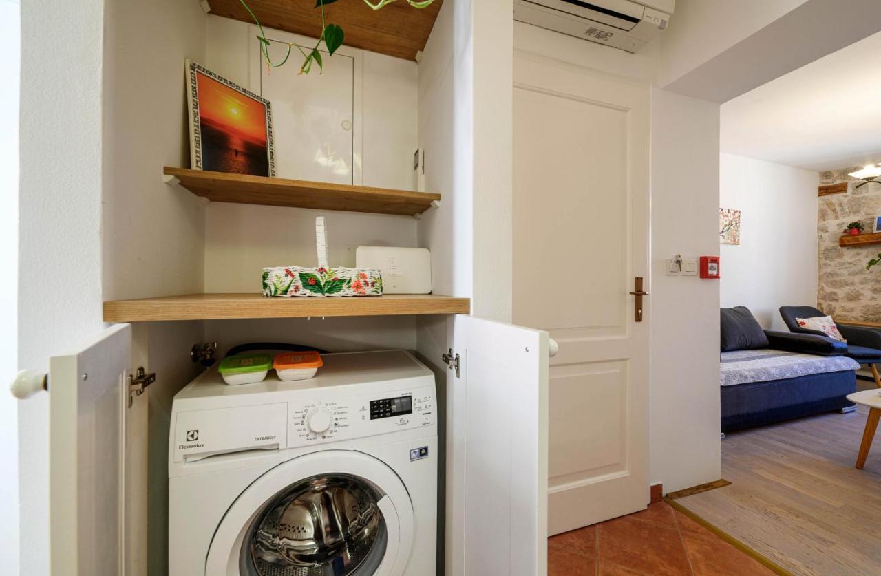 Apartments Festum Шибеник Екстер'єр фото