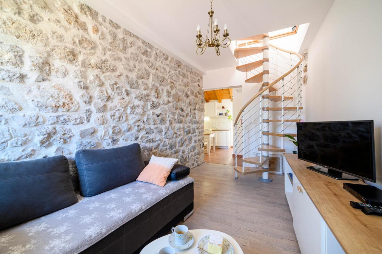 Apartments Festum Шибеник Екстер'єр фото