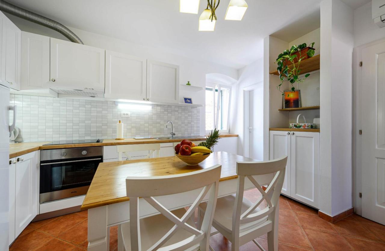 Apartments Festum Шибеник Екстер'єр фото
