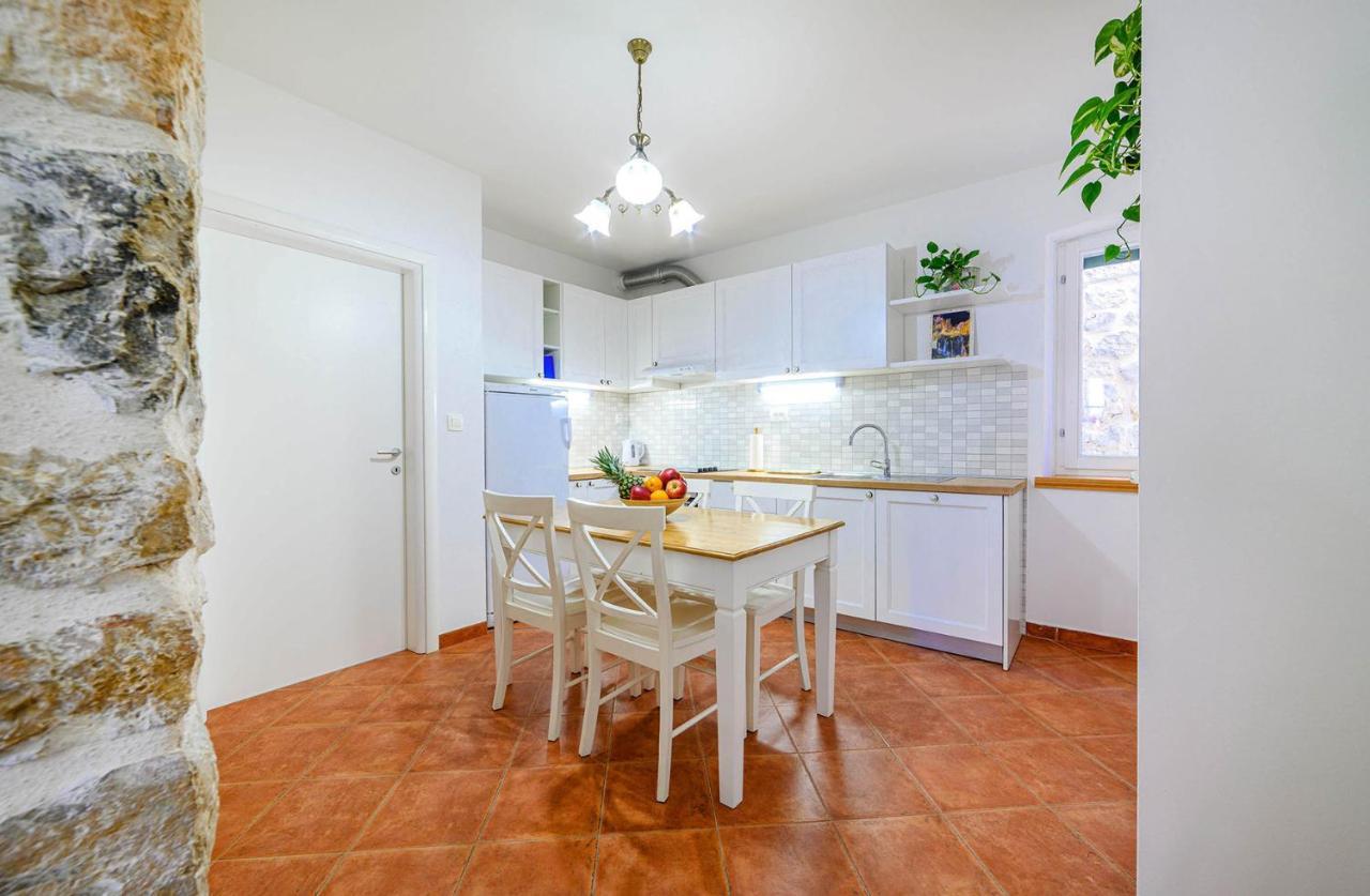 Apartments Festum Шибеник Екстер'єр фото